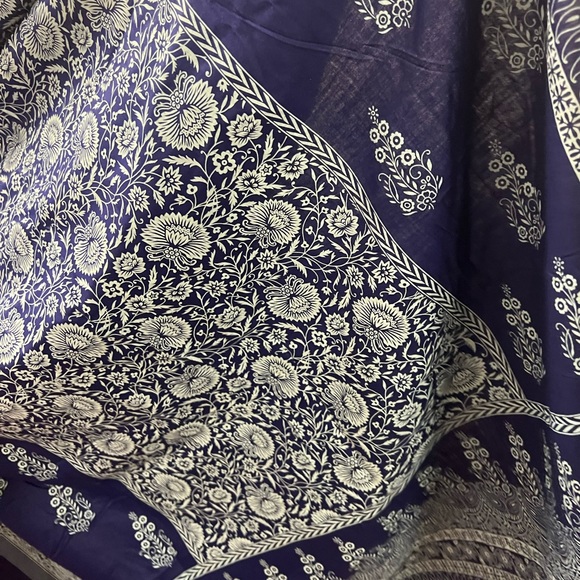 Stunning scarf - Picture 2 of 8